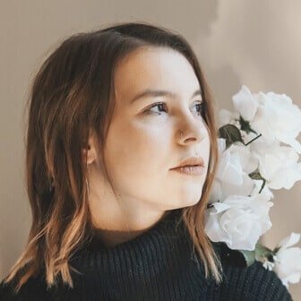 Social Media Manager female 3